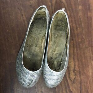 Women's Well Worn Unbranded Silver Ballerina Flats